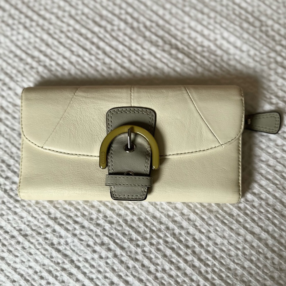 [Y2K] Coach Soho Buckle Leather Trifold Wallet (F45622)